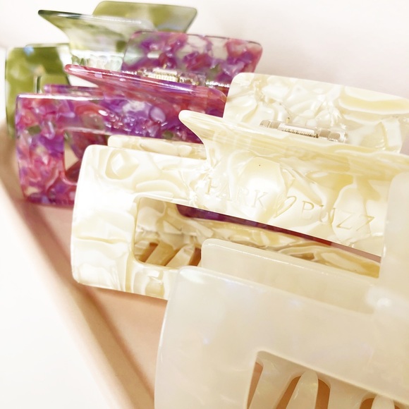 PARK AND BUZZ Jumbo 5” Eco Acetate Hair Claw Clip - Chic Beige Shell - Picture 6 of 6